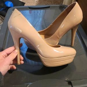 Lauren Conrad size 9 patent pumps